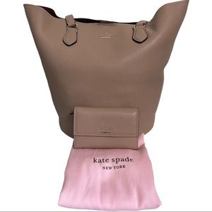 Kate Spade Tote w/matching wallet